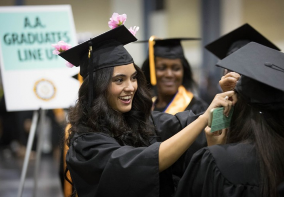 U.S.: Pell grants for low-income students OK for summer classes