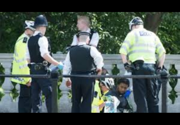 BREAKING: Armed man detained outside at Queen’s residence